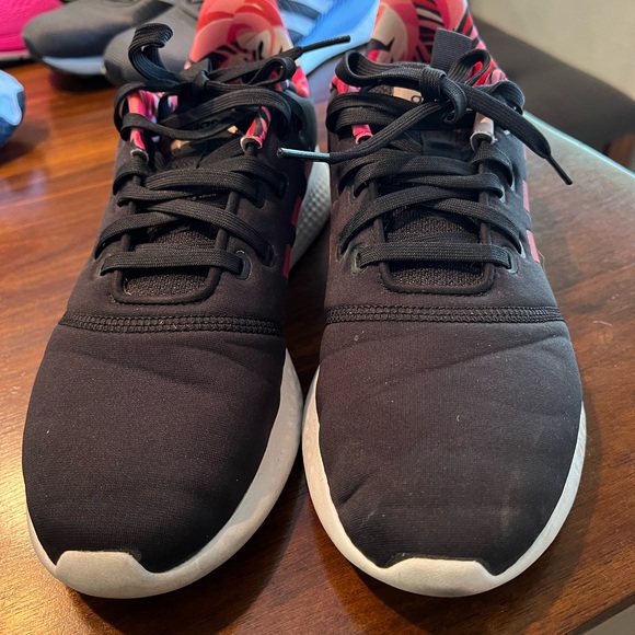 Adidas women’s sneakers - Picture 2 of 5